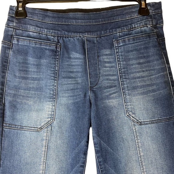 Wit & Wisdom Pull on Glider Kick Flare Eyelash hem Jeans Size 8 - Picture 5 of 9